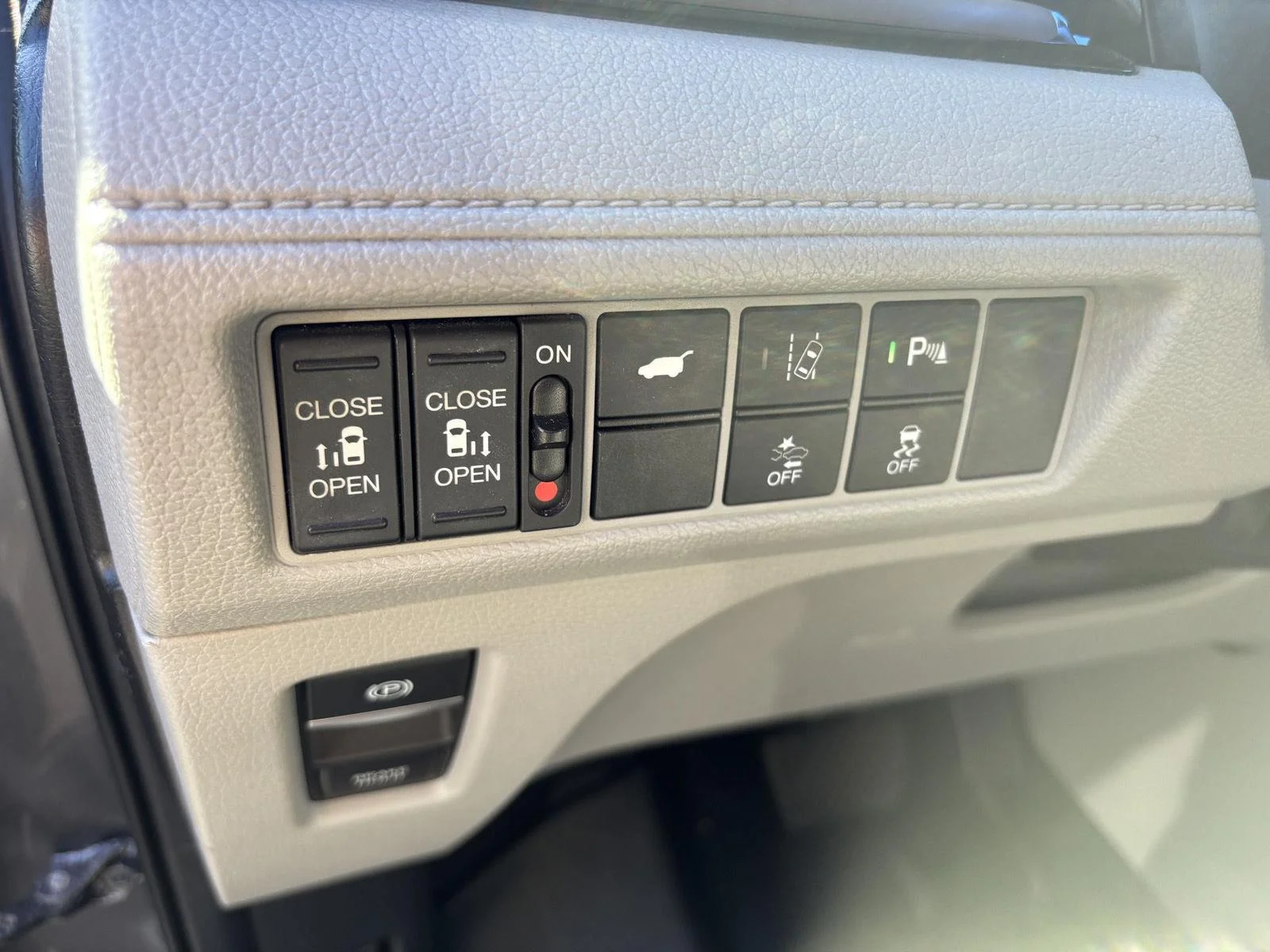 Used 2018 Modern Steel Metallic Honda Elite image 10