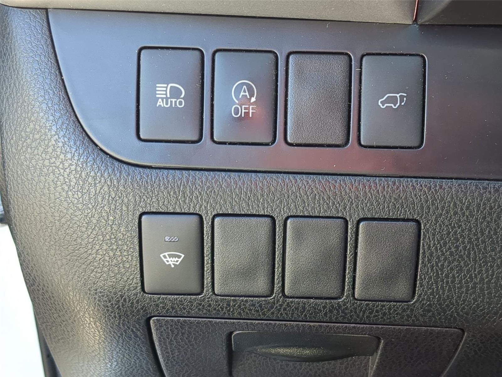 Used 2019  TOYOTA  image 23