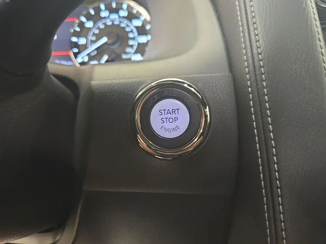 Used 2021 Mineral Black INFINITI Sensory image 31