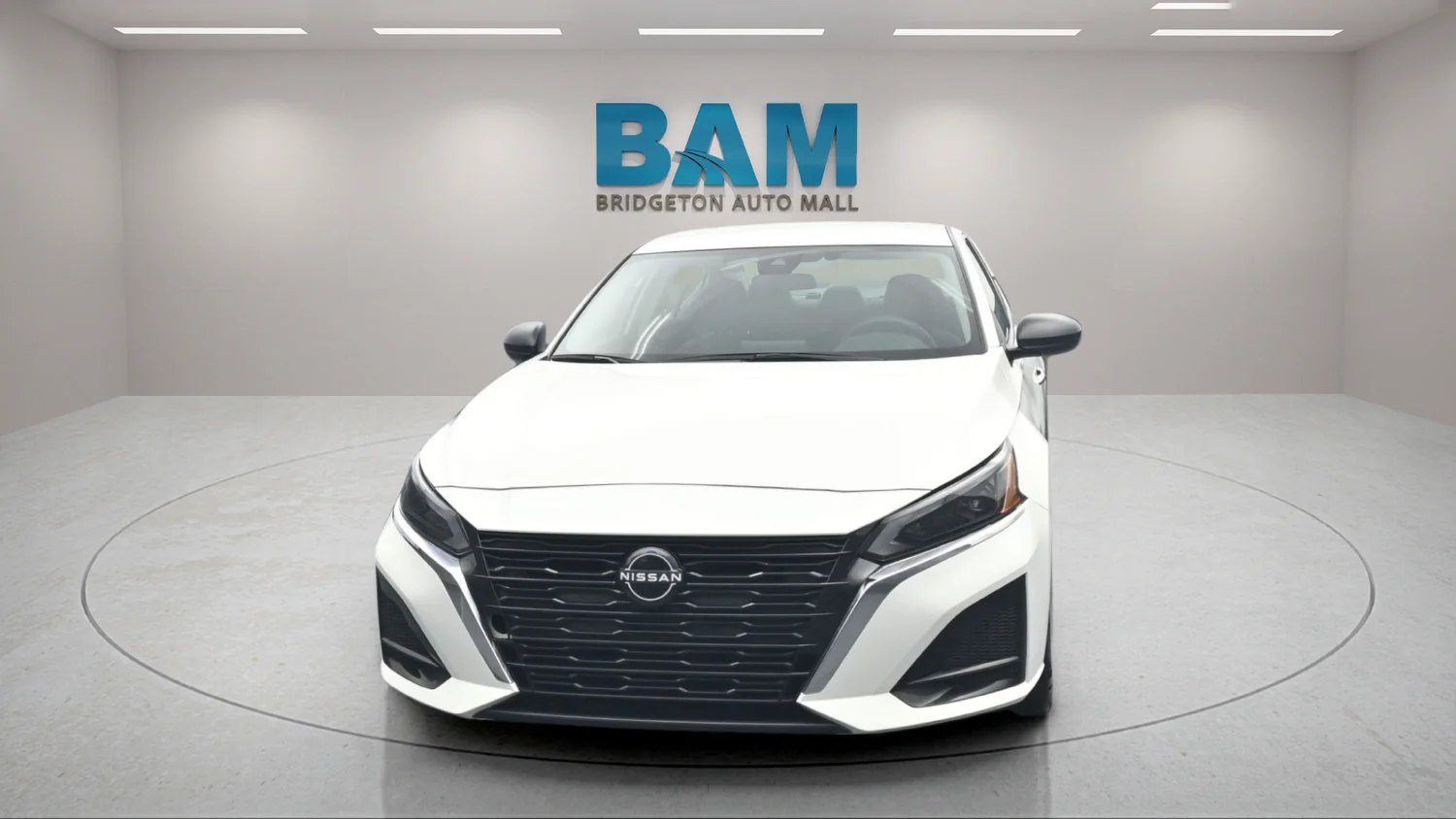 Used 2025 White Nissan SV image 2