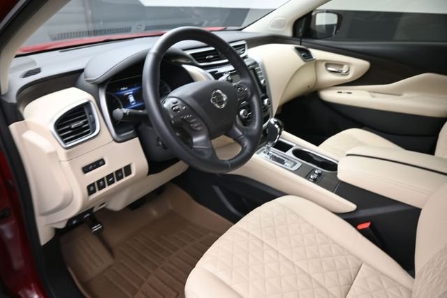 Used 2022 Red Nissan Platinum image 19