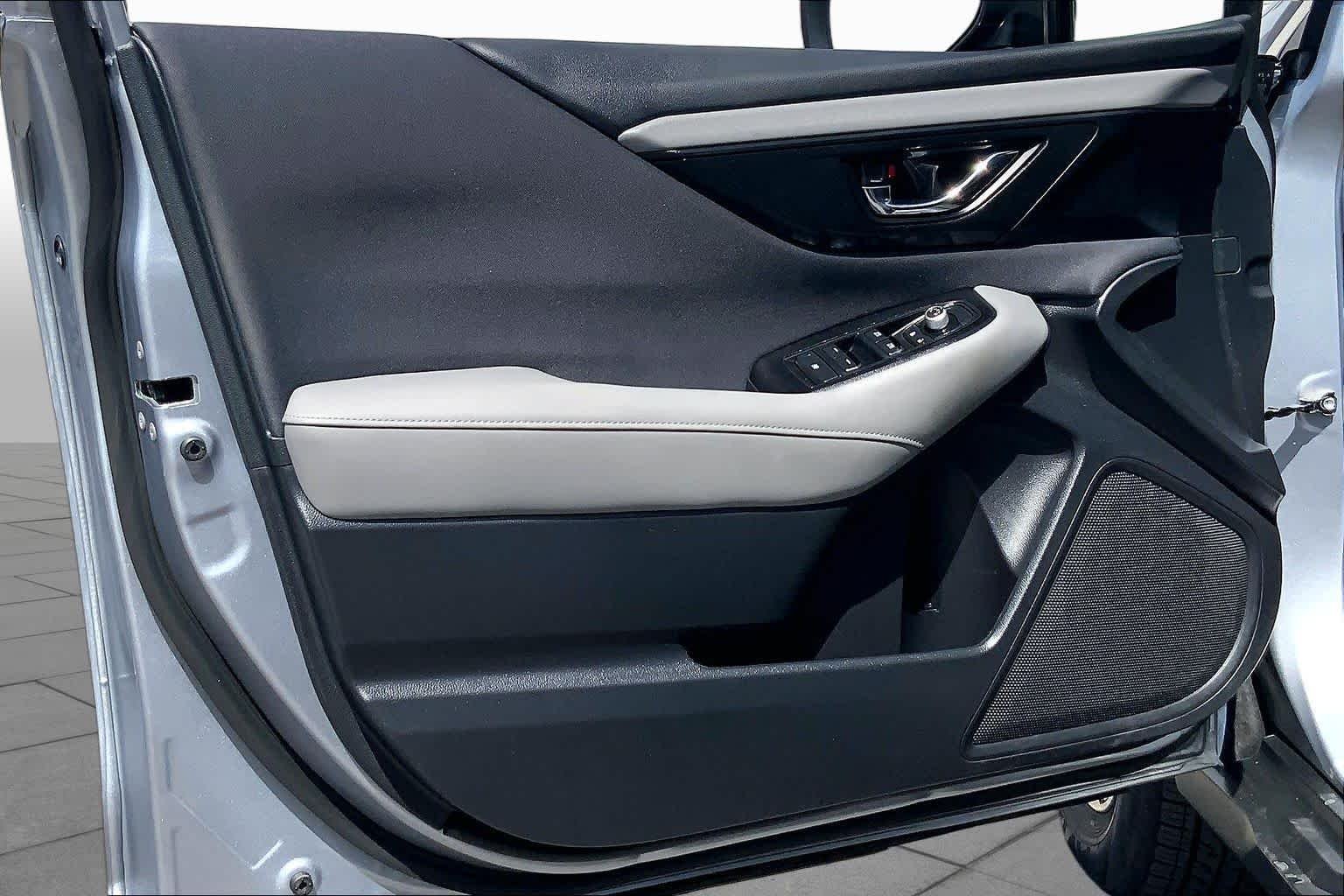 Used 2025 Ice Silver Metallic Subaru Premium image 19