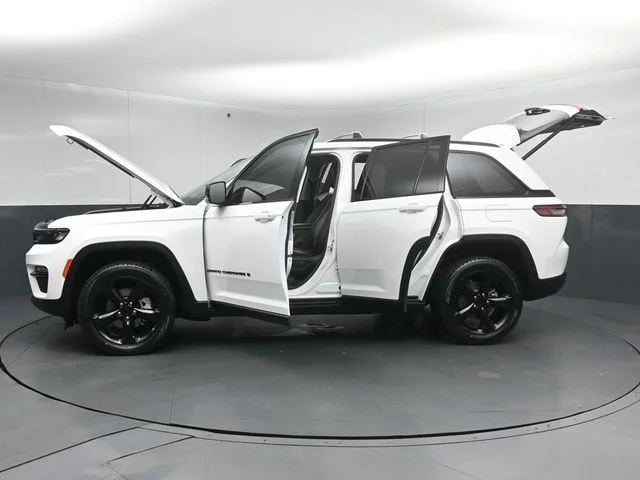 Used 2023 White Jeep Limited image 55