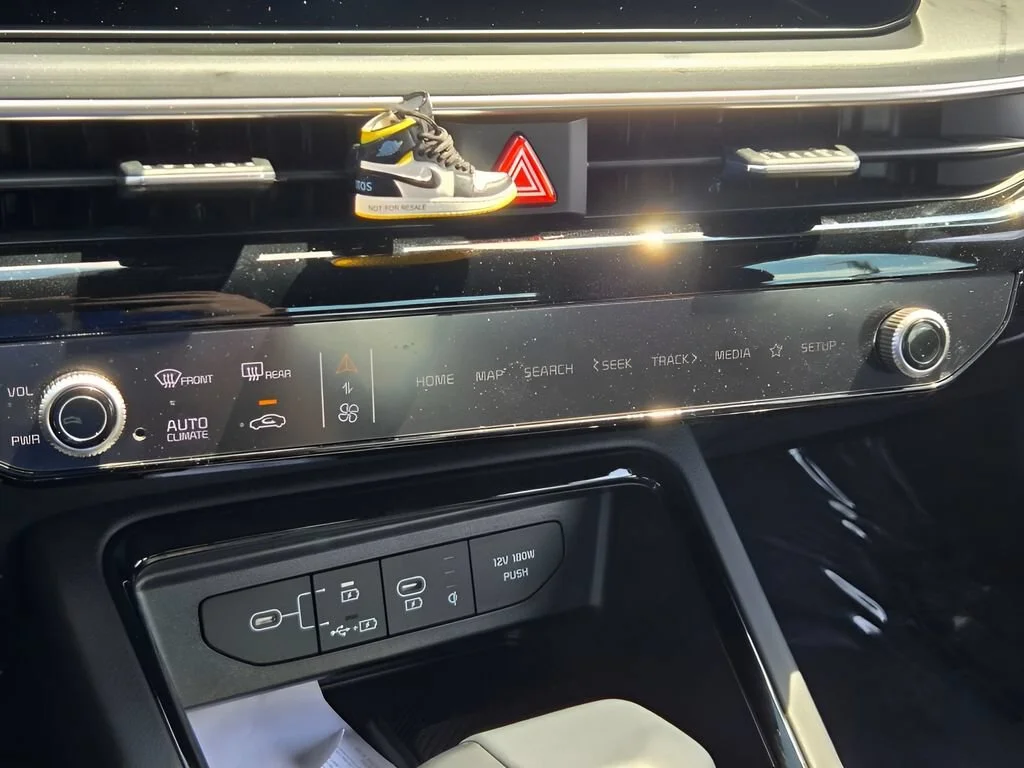 2025 Kia K5 GT-Line - Photo 19