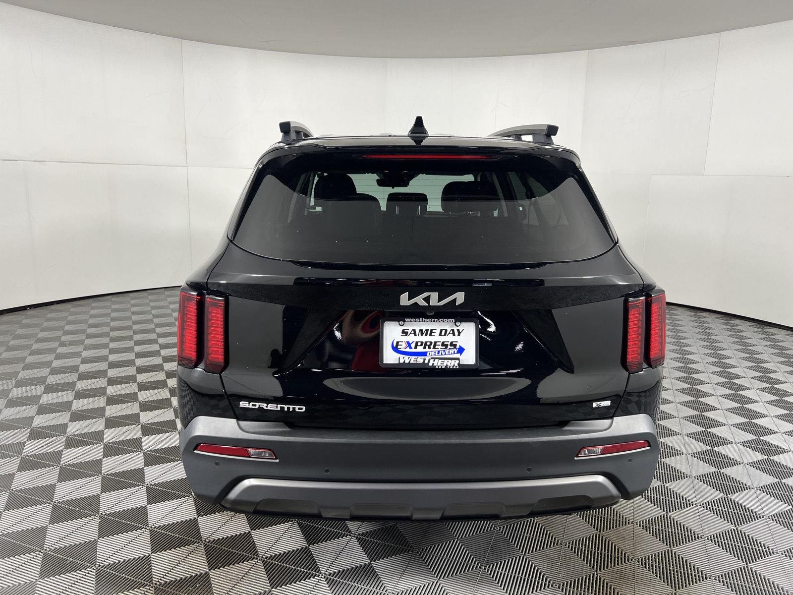 Used 2023 Ebony Black Kia X-Line S image 7