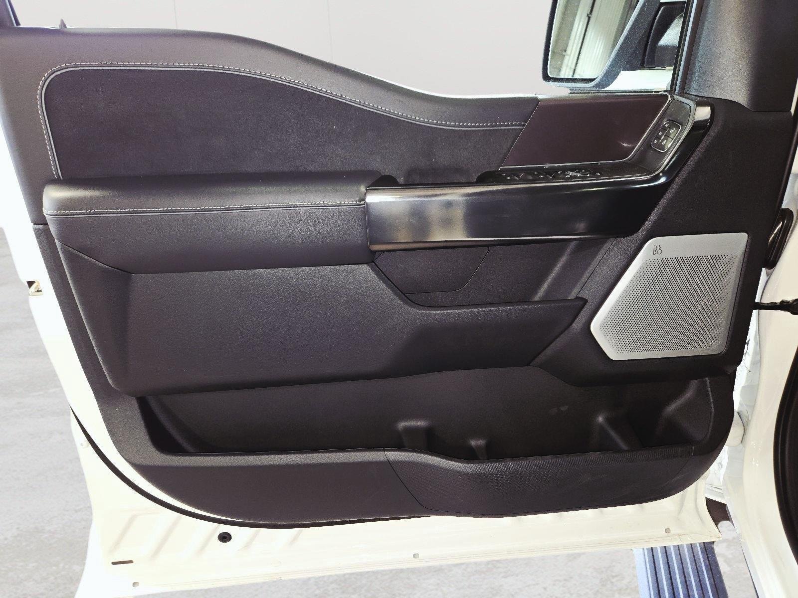 New 2026 Star White Metallic Tri-Coat Ford Platinum® image 17