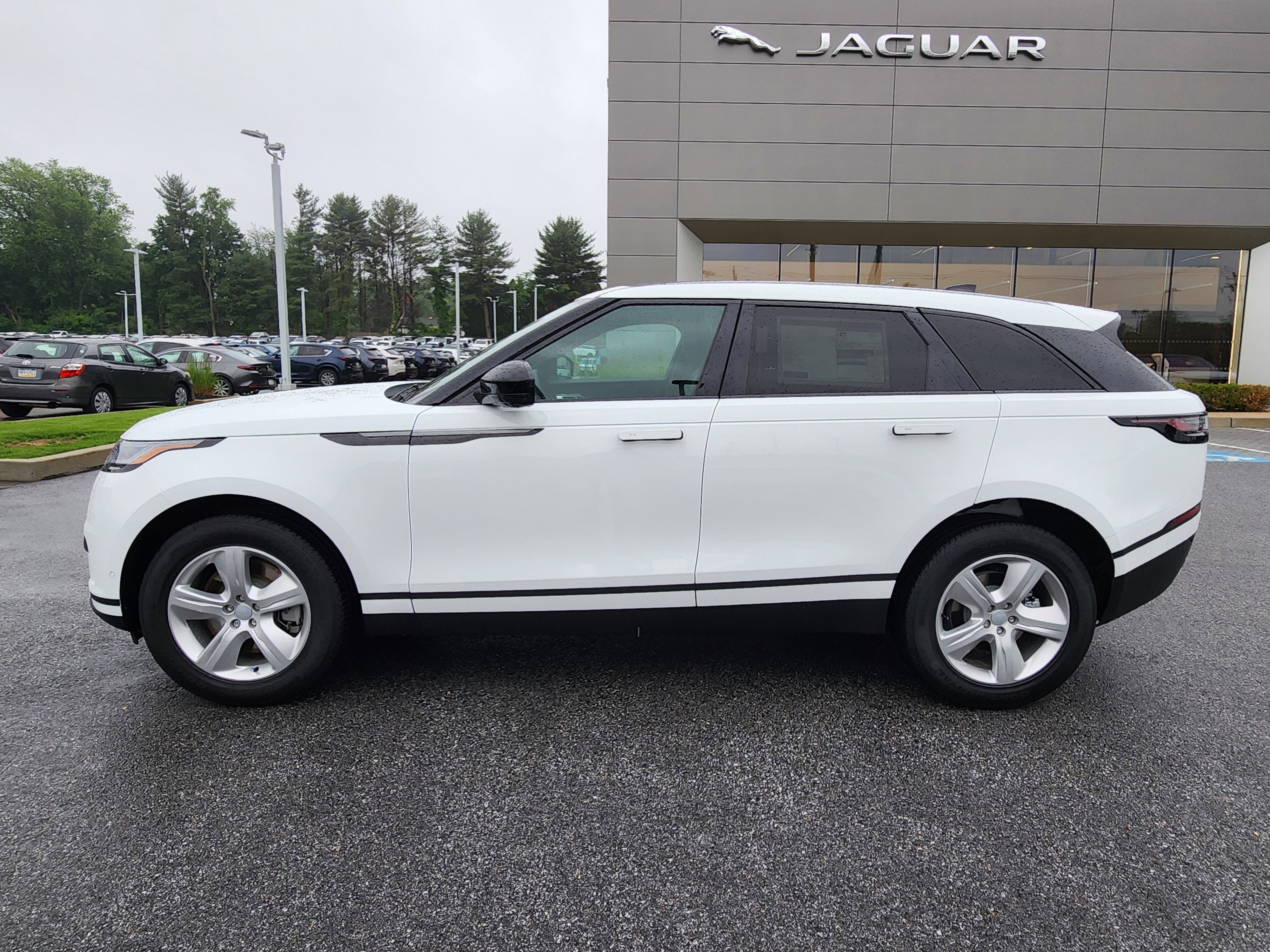 New 2026 Fuji White LAND ROVER S image 5