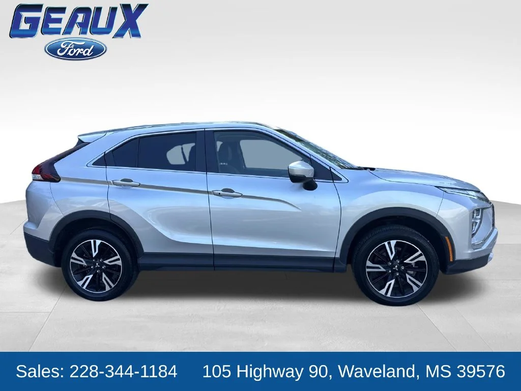 Used 2025 Alloy Silver Metallic Mitsubishi  image 1