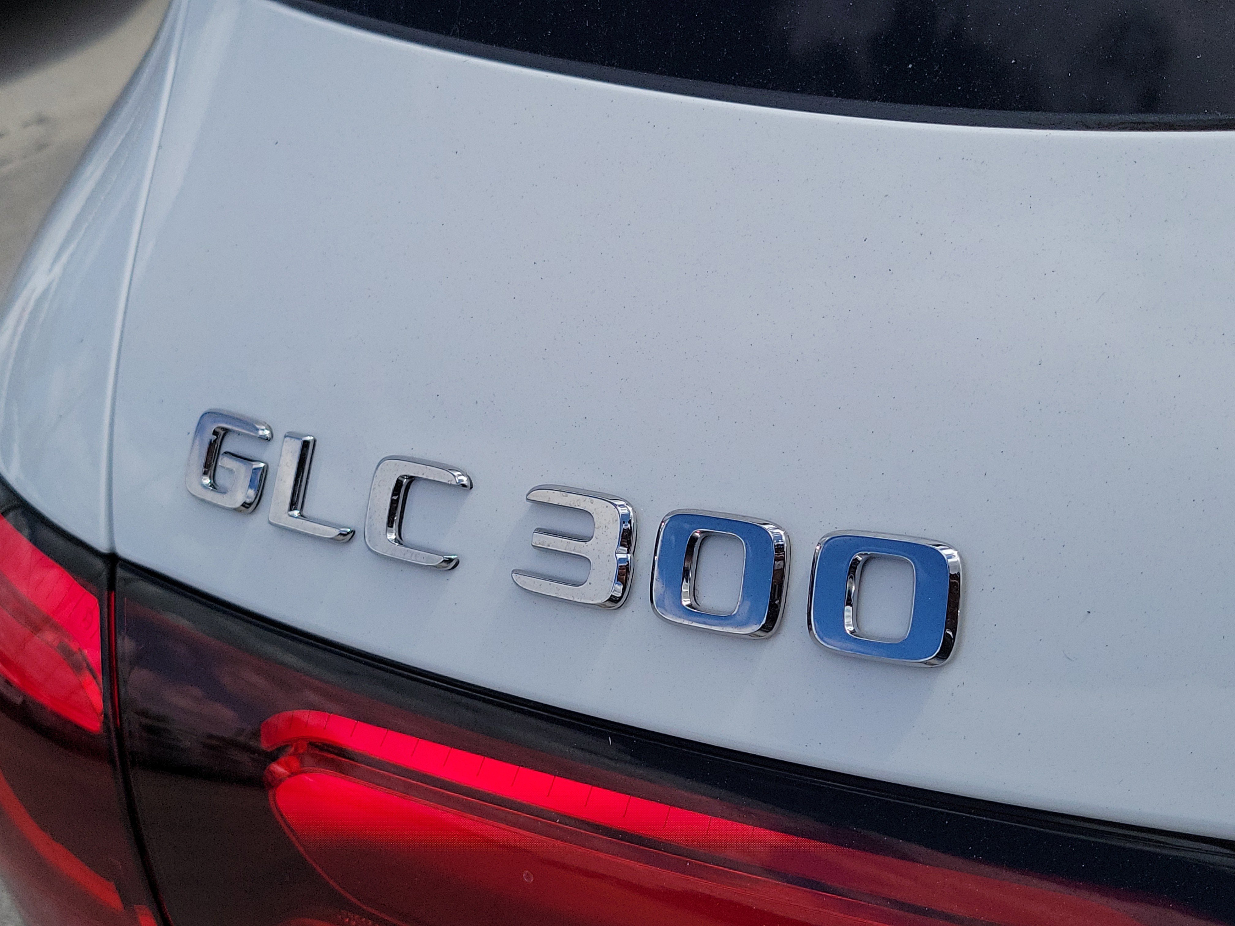 New 2026 Polar White Mercedes-Benz GLC 300 image 38