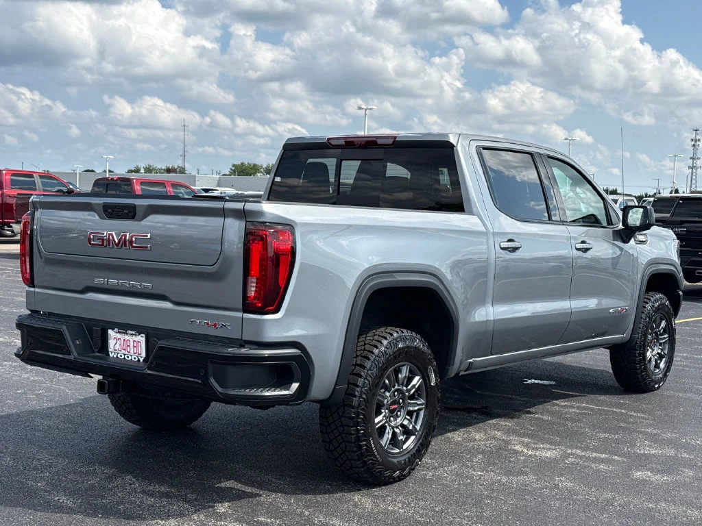 2026 GMC Sierra 1500 AT4X - Photo 8