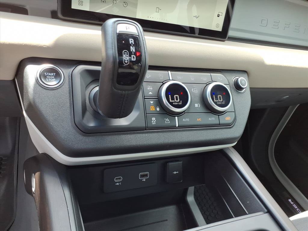 Certified Used 2023 Fuji White Land Rover X-Dynamic SE image 19