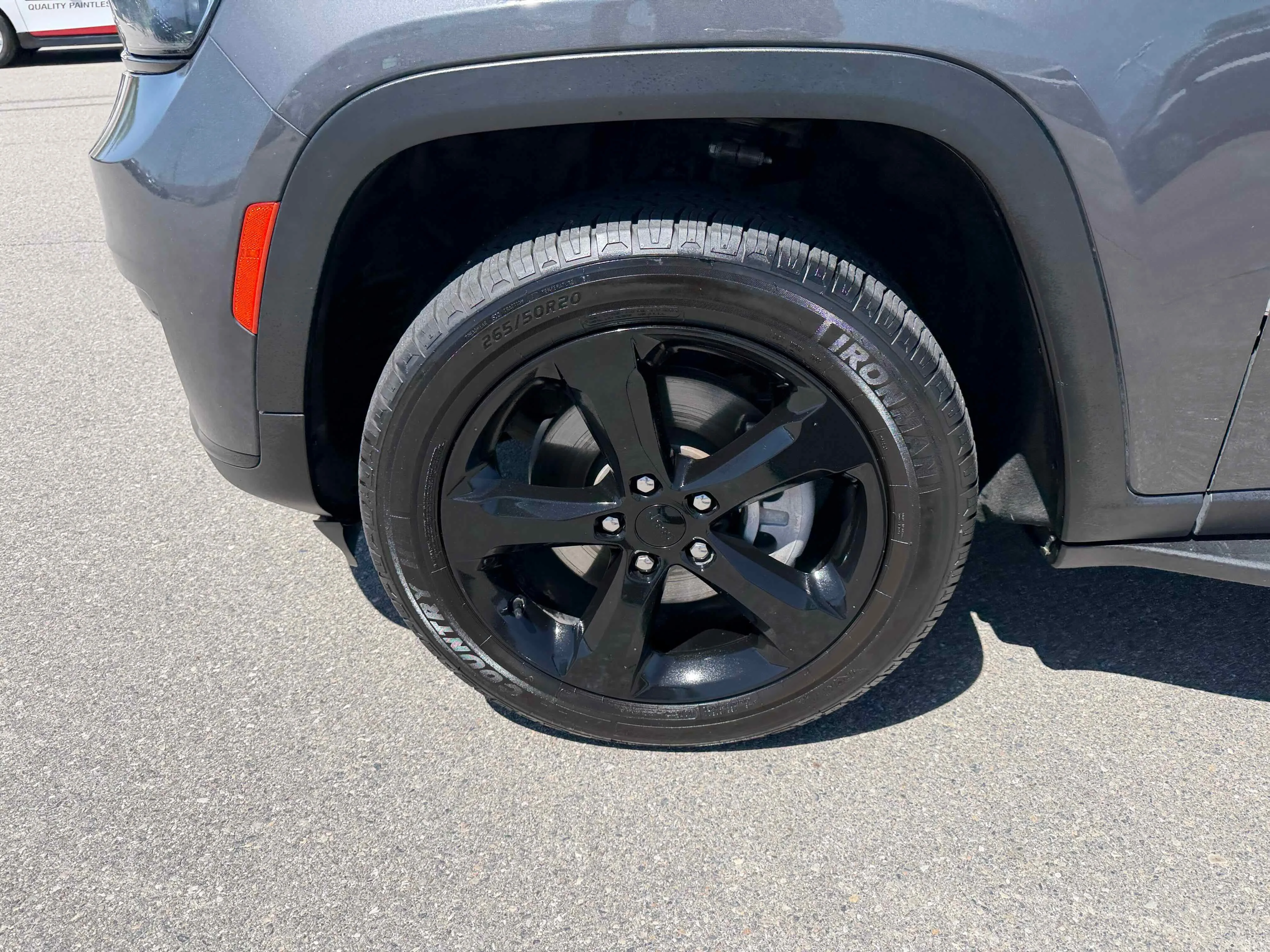 Used 2021 Baltic Gray Metallic Clearcoat Jeep Altitude image 13