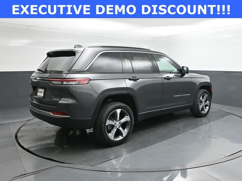 New 2026 Baltic Gray Metallic Clear-Coat Exterior Paint Jeep Limited image 11