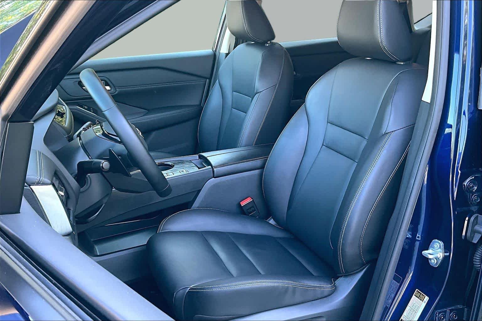Used 2026 Deep Ocean Blue Pearl Nissan SL image 8