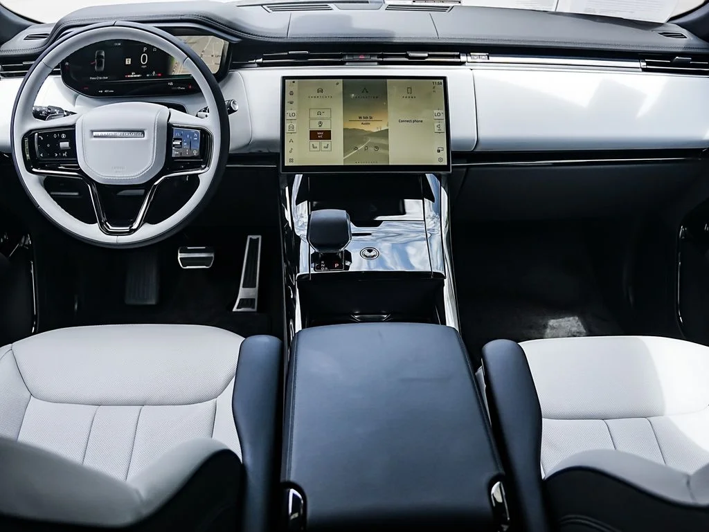 New 2026 Santorini Black Land Rover Dynamic SE image 22