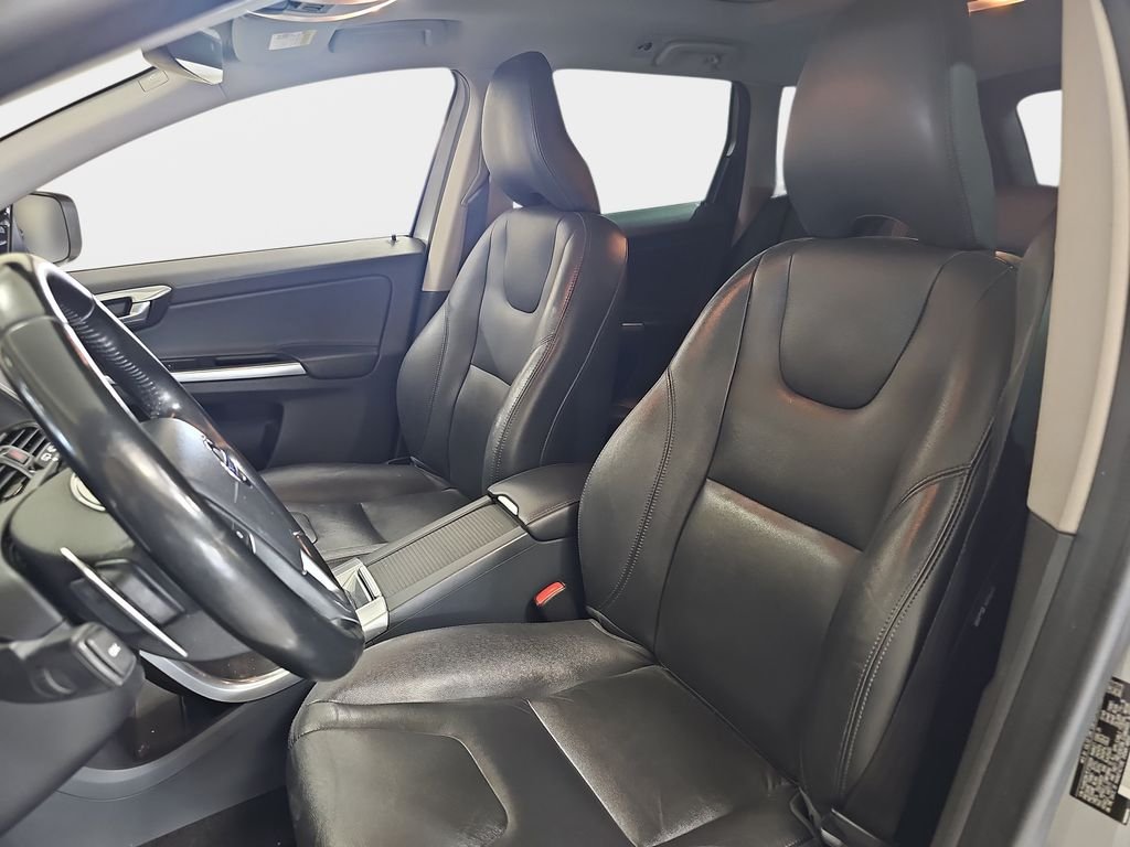 Used 2015 Silver Volvo T6 image 18