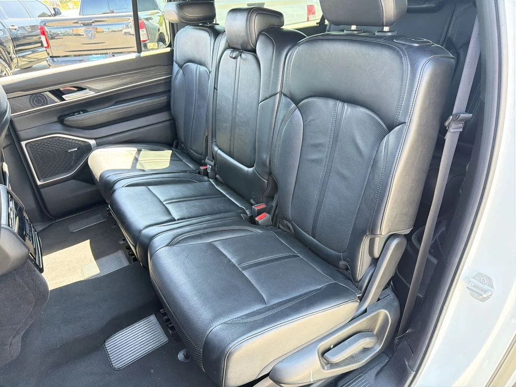 Used 2024 White Jeep Series II image 23