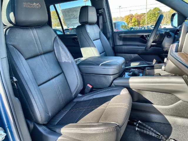 2027 Chevrolet Tahoe photo 35 of 44