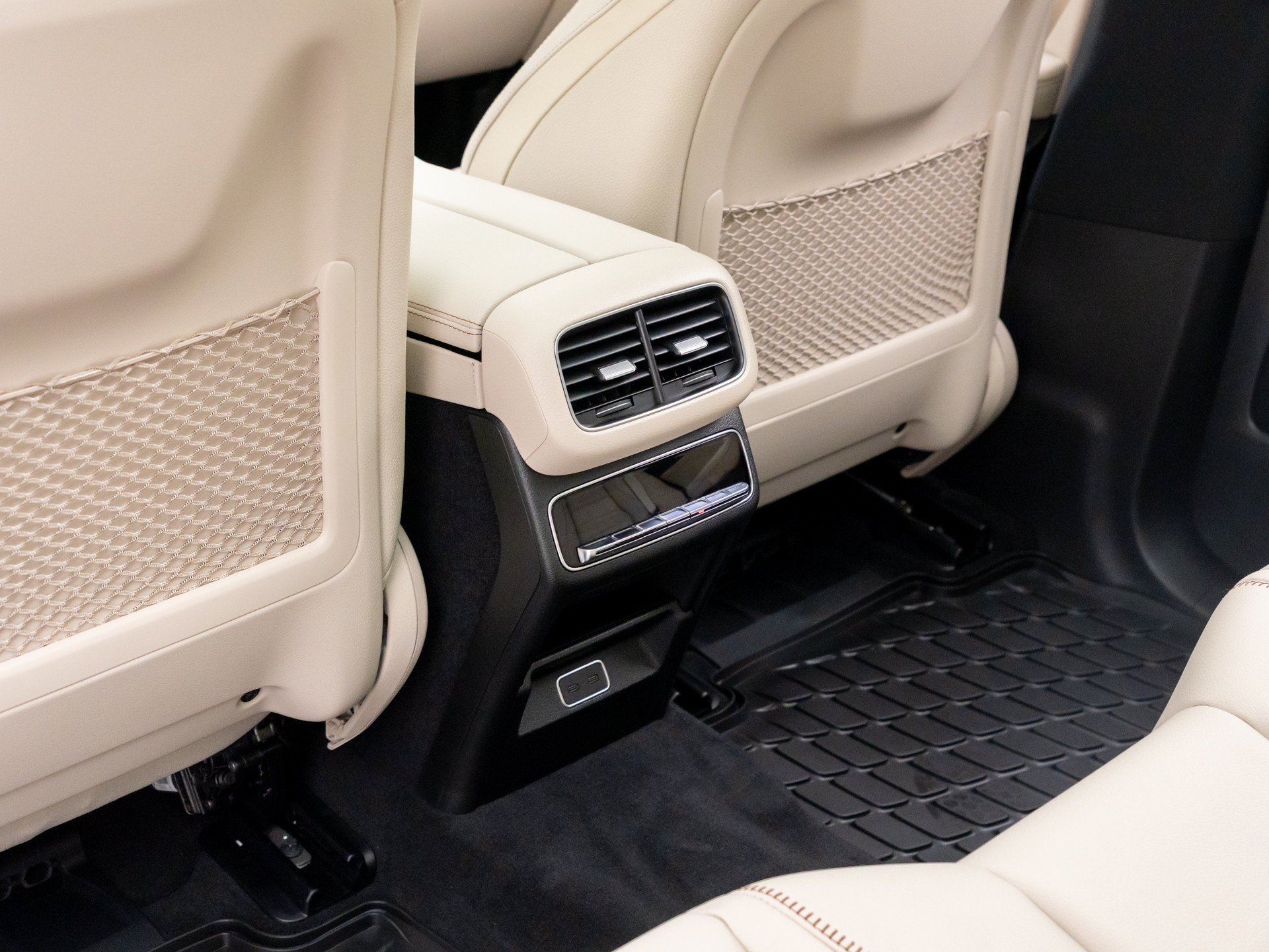 New 2027 White Mercedes-Benz GLE 450 image 21
