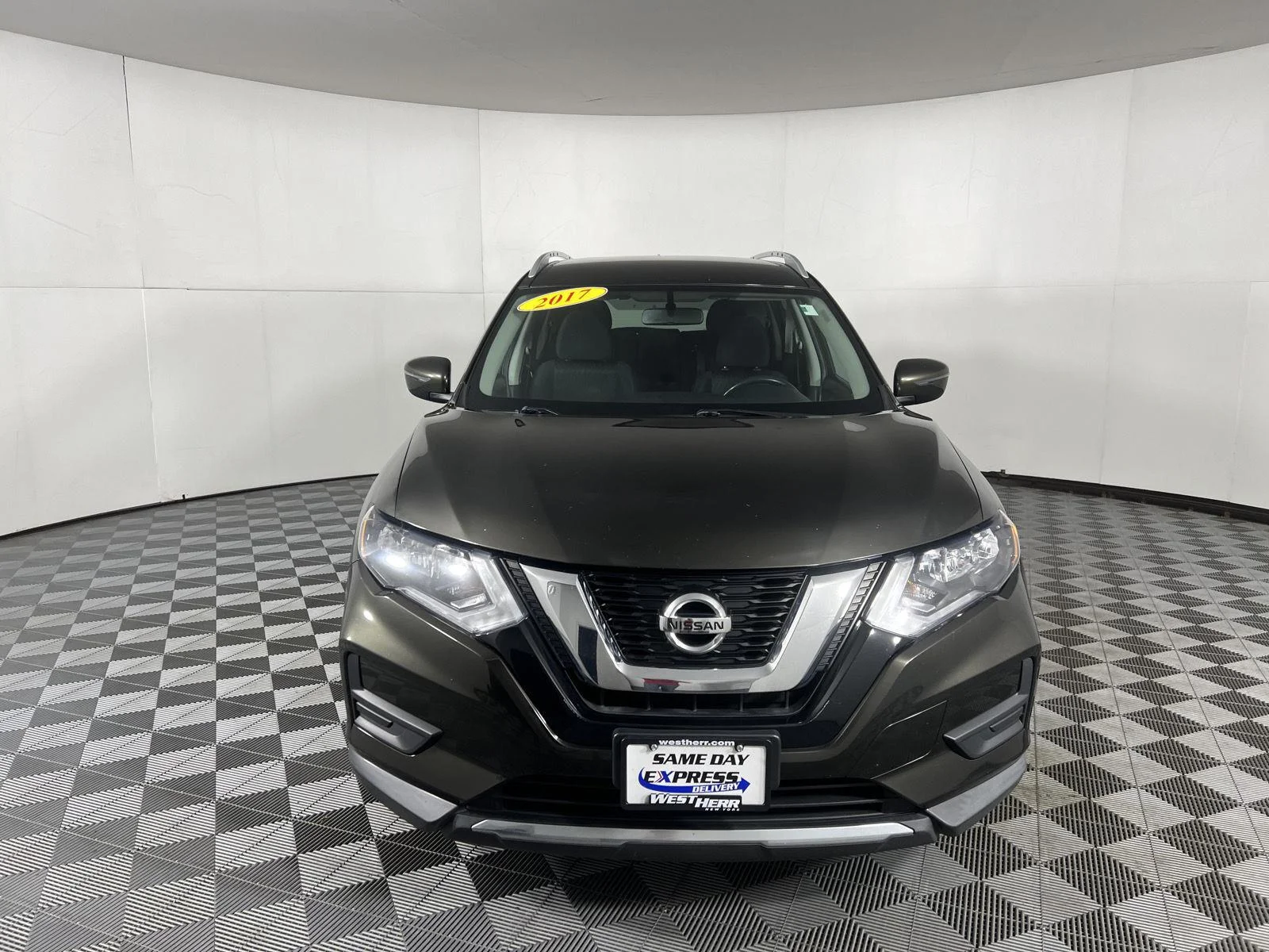 Used 2017 Nissan Rogue SV with VIN KNMAT2MV5HP555316 for sale in Orchard Park, NY