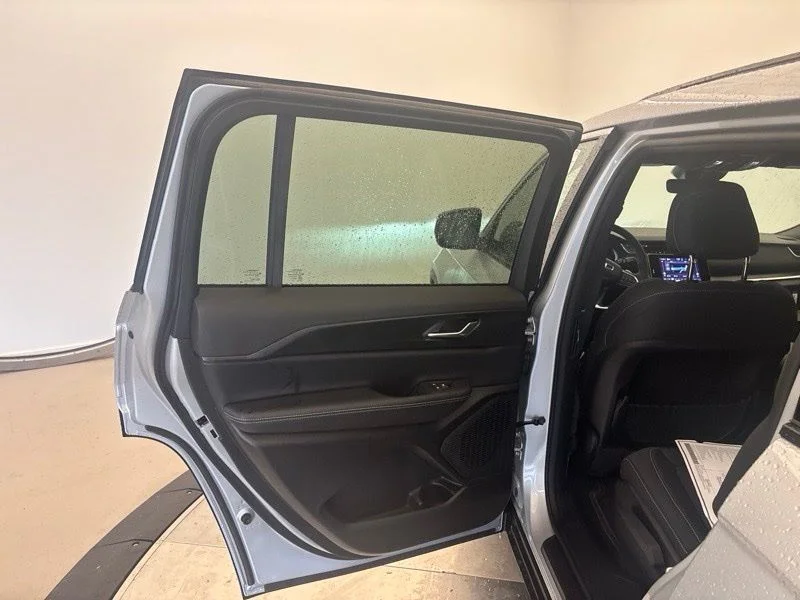 New 2026 Silver Zynith Exterior Paint Jeep Laredo X image 17