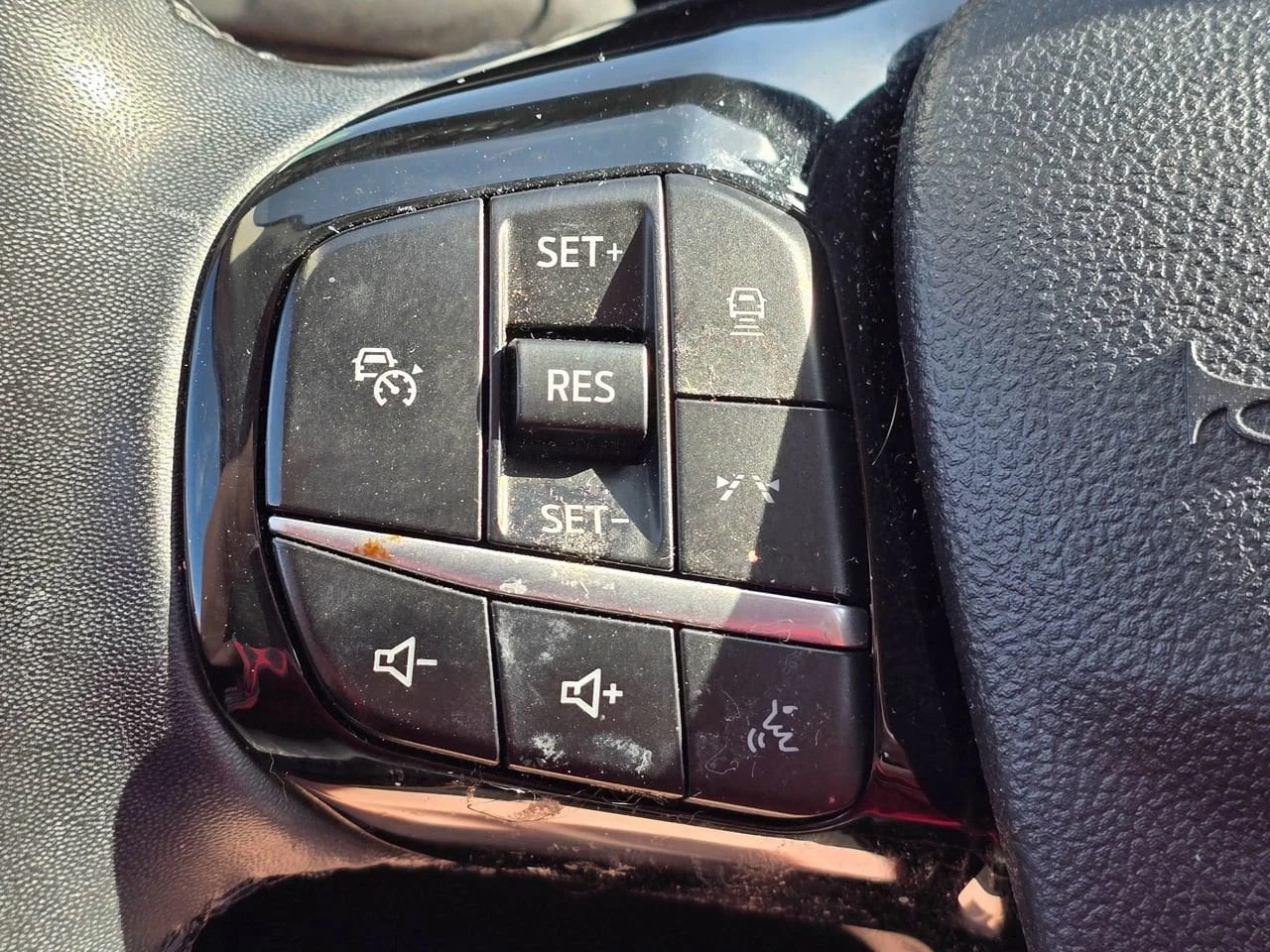 Used 2023 White Ford Active image 20