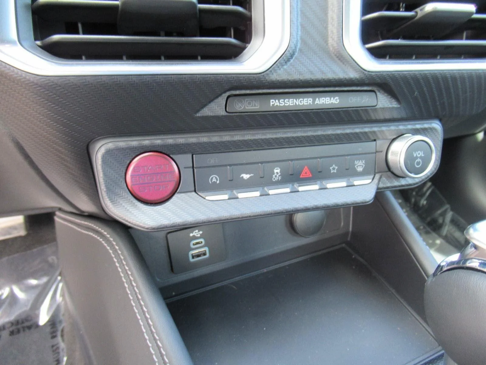 New 2025 Oxford White Ford GT Premium Convertible image 23