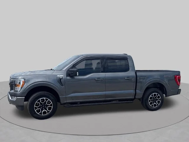 Used 2023 Gray Ford XLT image 2