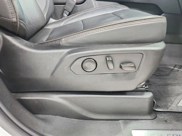 Used 2023 Beige Chevrolet High Country image 46