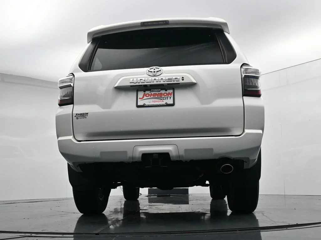 Used 2023 White Toyota SR5 image 31