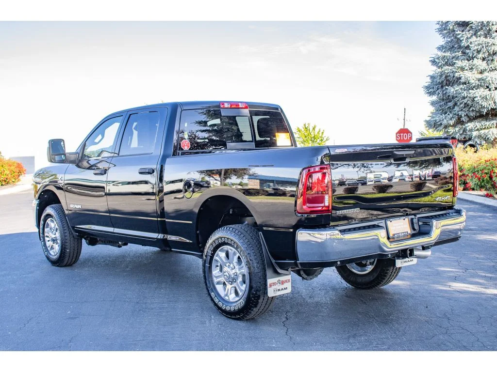 Certified Used 2025 Diamond Black Crystal Pearlcoat Ram Big Horn image 6
