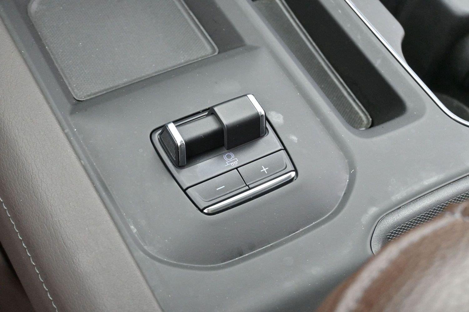 Used 2025 White Frost Tricoat GMC Denali image 20