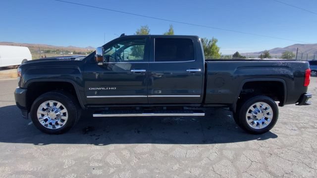 Used 2019 DARK SLATE METALLIC GMC Denali image 5