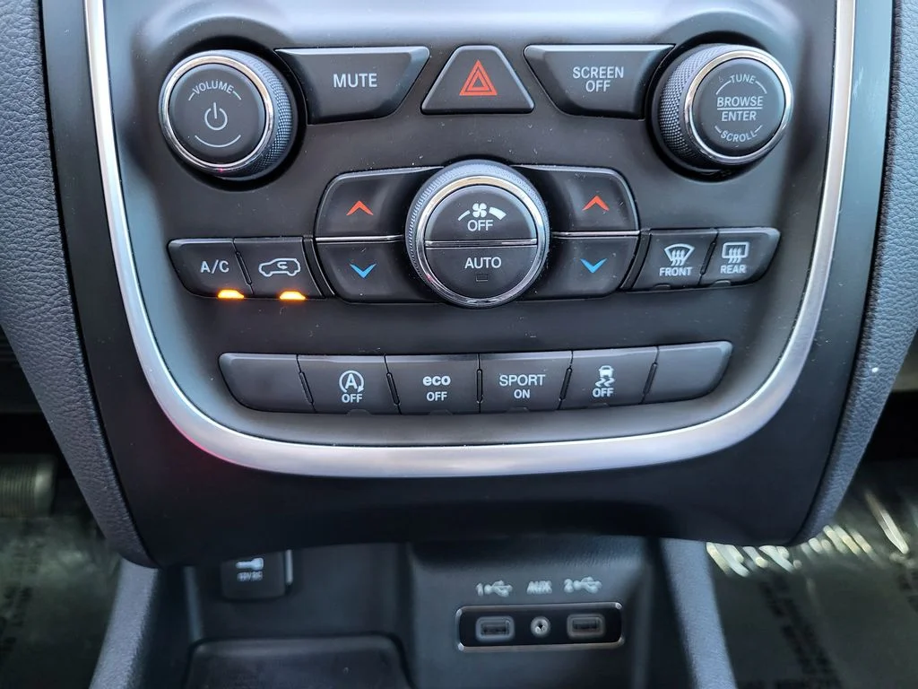 Used 2020 Gray Dodge SXT image 14