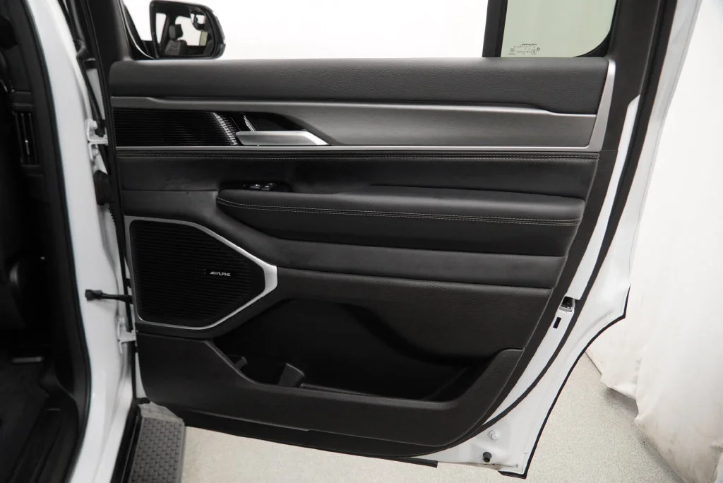 Used 2025 White Jeep Series II image 38