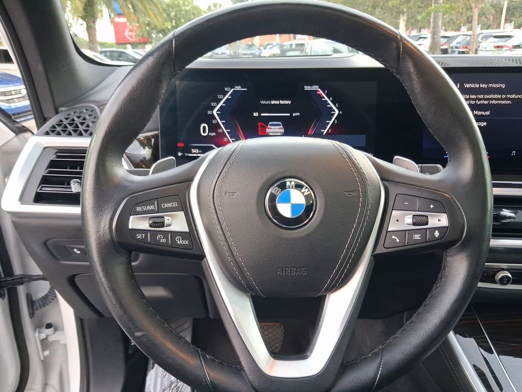 Used 2024 White BMW sDrive40i image 21
