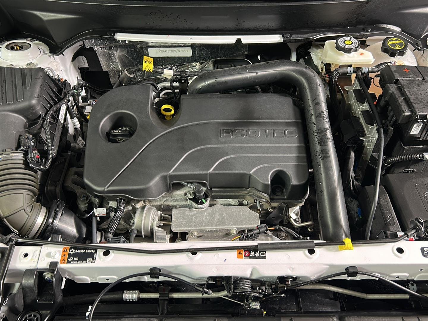 Used 2024 Summit White GMC Denali image 14