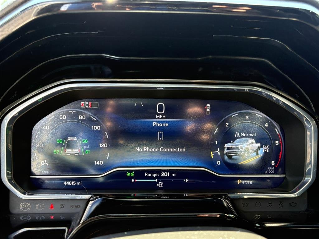 Used 2025 Summit White Chevrolet High Country image 7