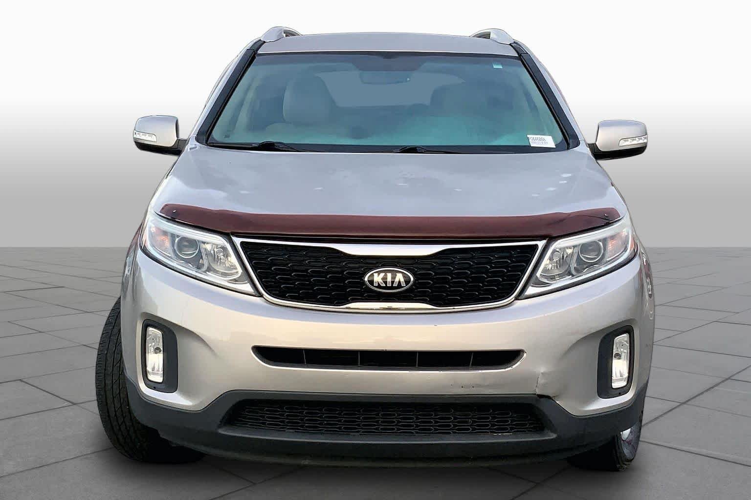 Used 2015 Satin Metal Kia LX image 4