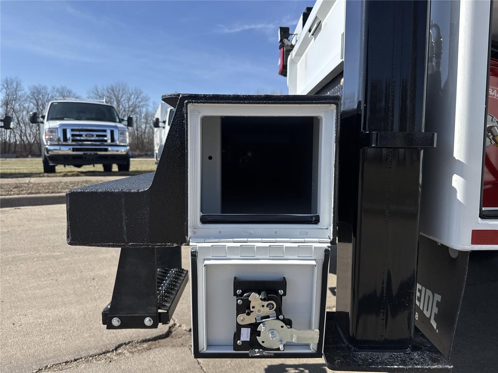 2024 Ford F-550 Super Duty Chassis Cab XL - Photo 48