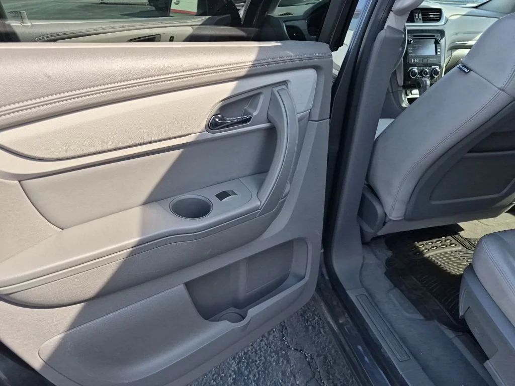Used 2013 Gray Chevrolet 2LT image 27