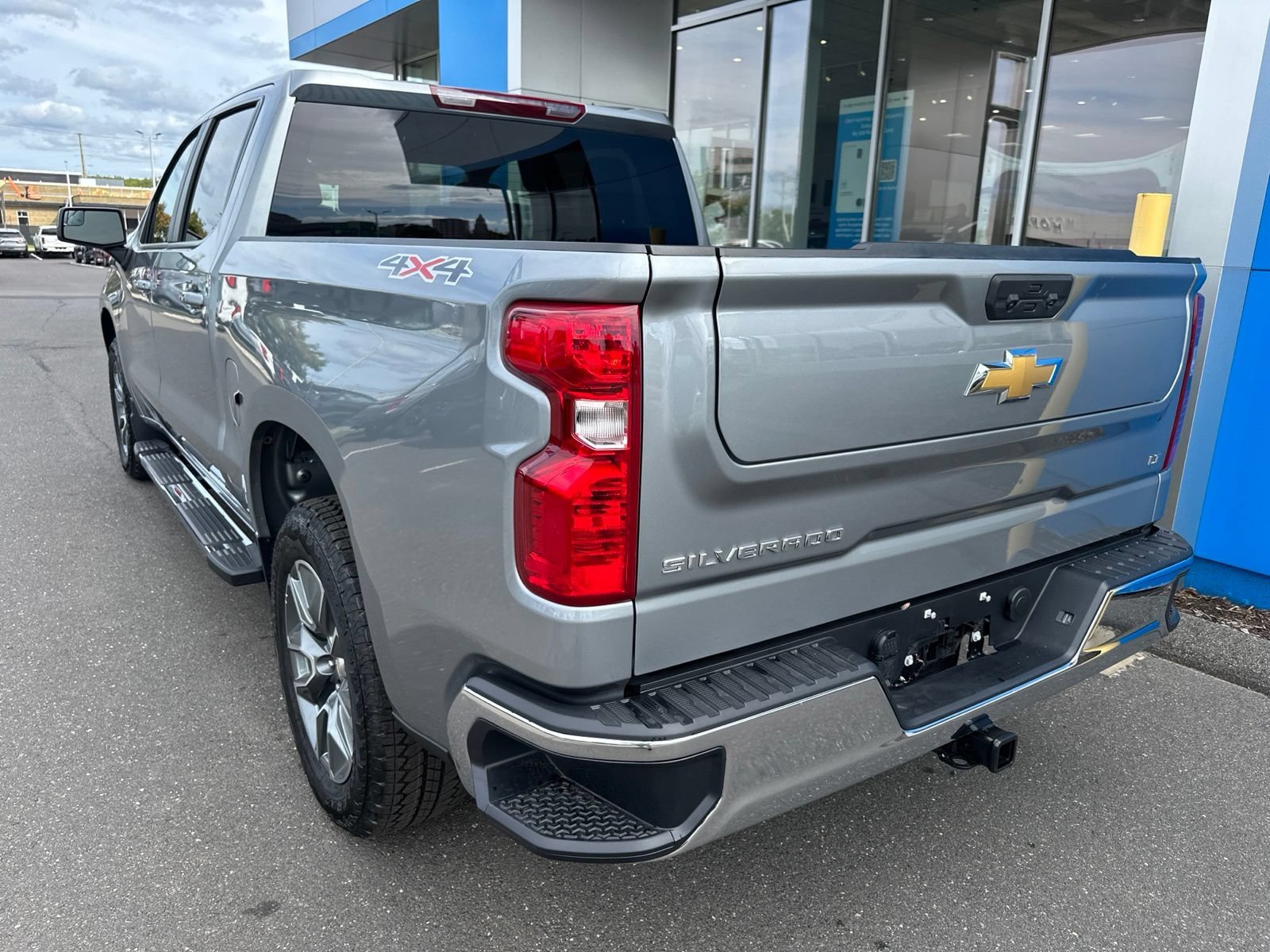 New 2026 Sterling Gray Metallic Chevrolet LT with 20in Grazen Wheels - Convenience Package - Trailering Package image 7