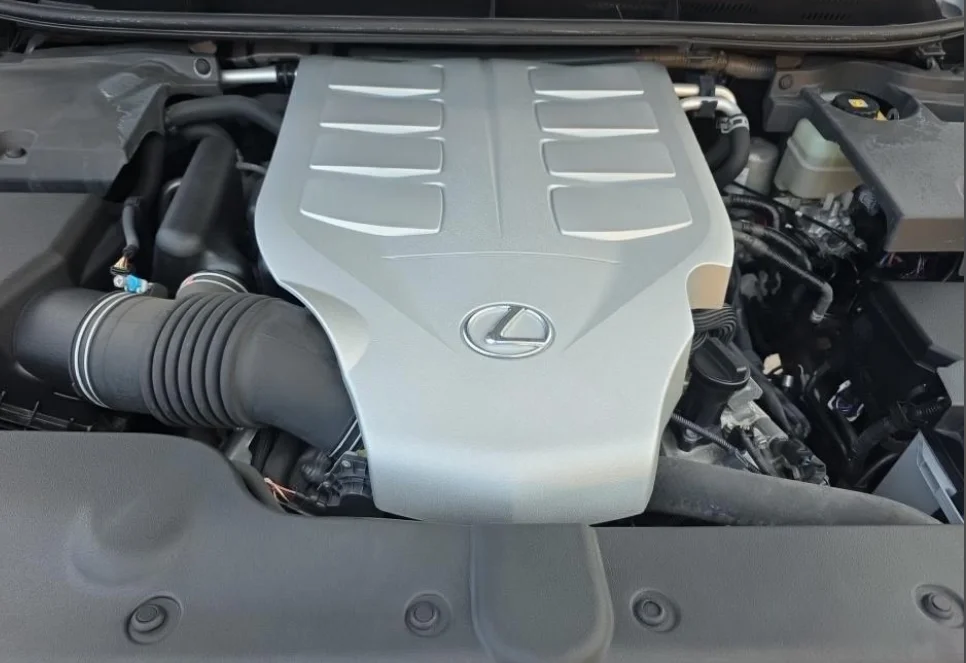 Used 2019 Black Lexus 460 image 19