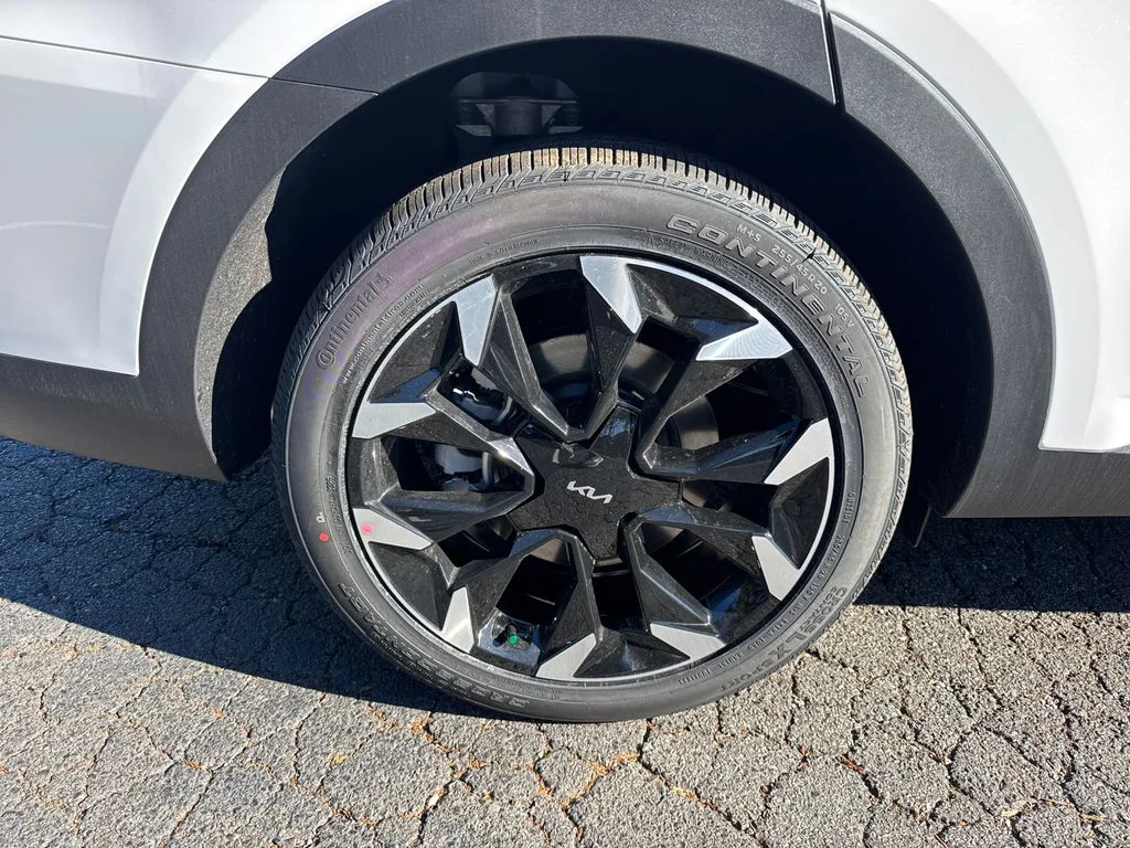 New 2026 White Kia EX image 17