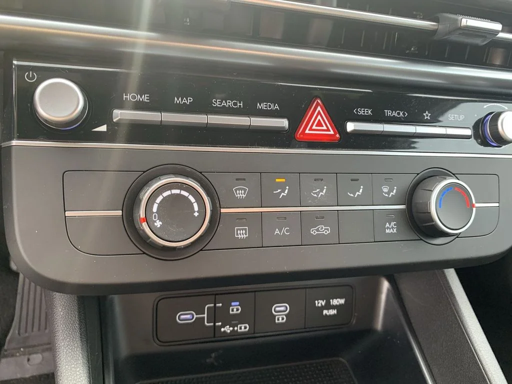 New 2026 White Hyundai SE image 19
