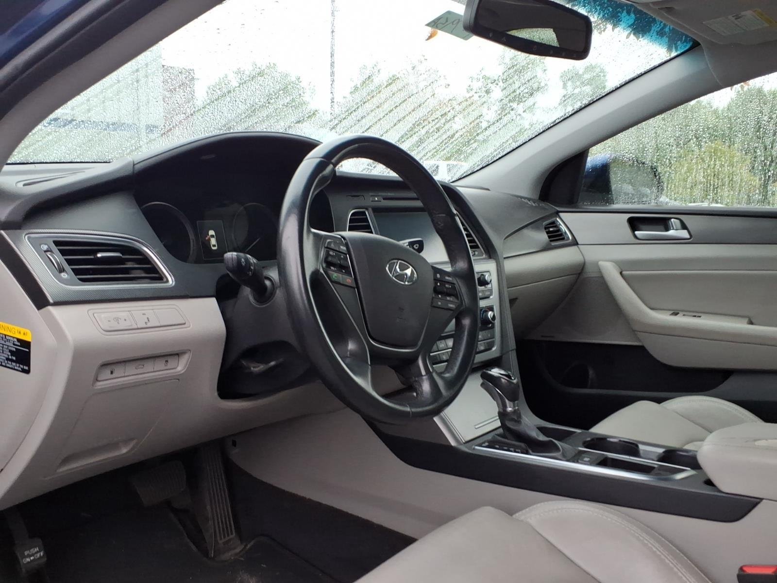 Used 2016 Lakeside Blue Hyundai 2.4L Sport image 20