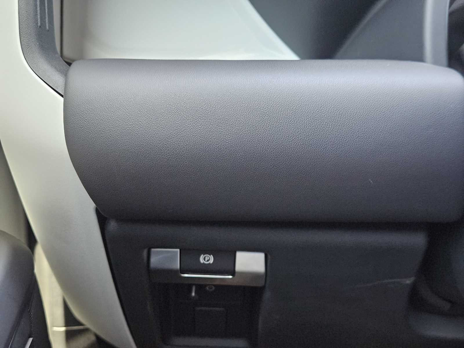 Certified Used 2025 Fuji White Land Rover S image 21