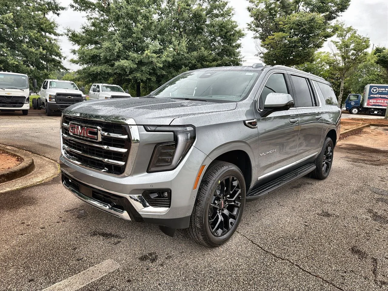New 2026 Sterling Metallic GMC Elevation image 4