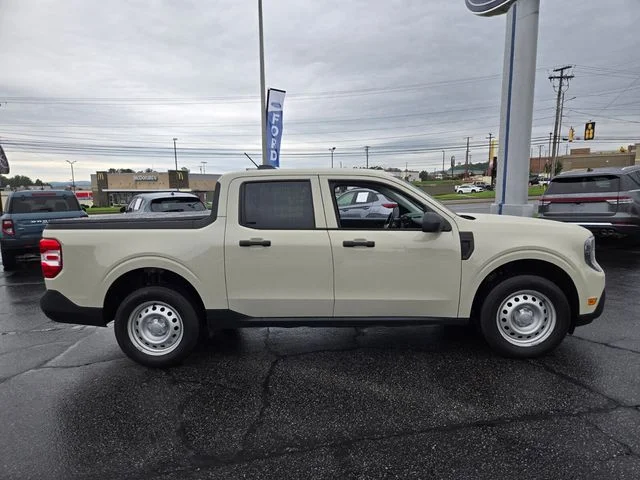 Used 2025 Beige Ford XL image 10