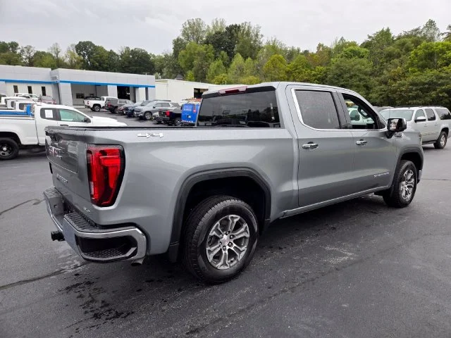 Used 2025 Sterling Metallic GMC SLT image 8